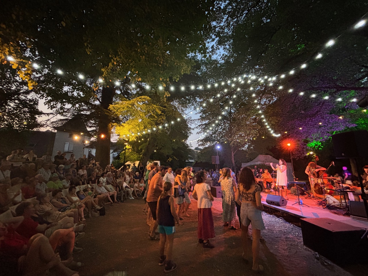 Saint-Céré : Succès retentissant pour les Mercredis Guinguette au Jardin Public